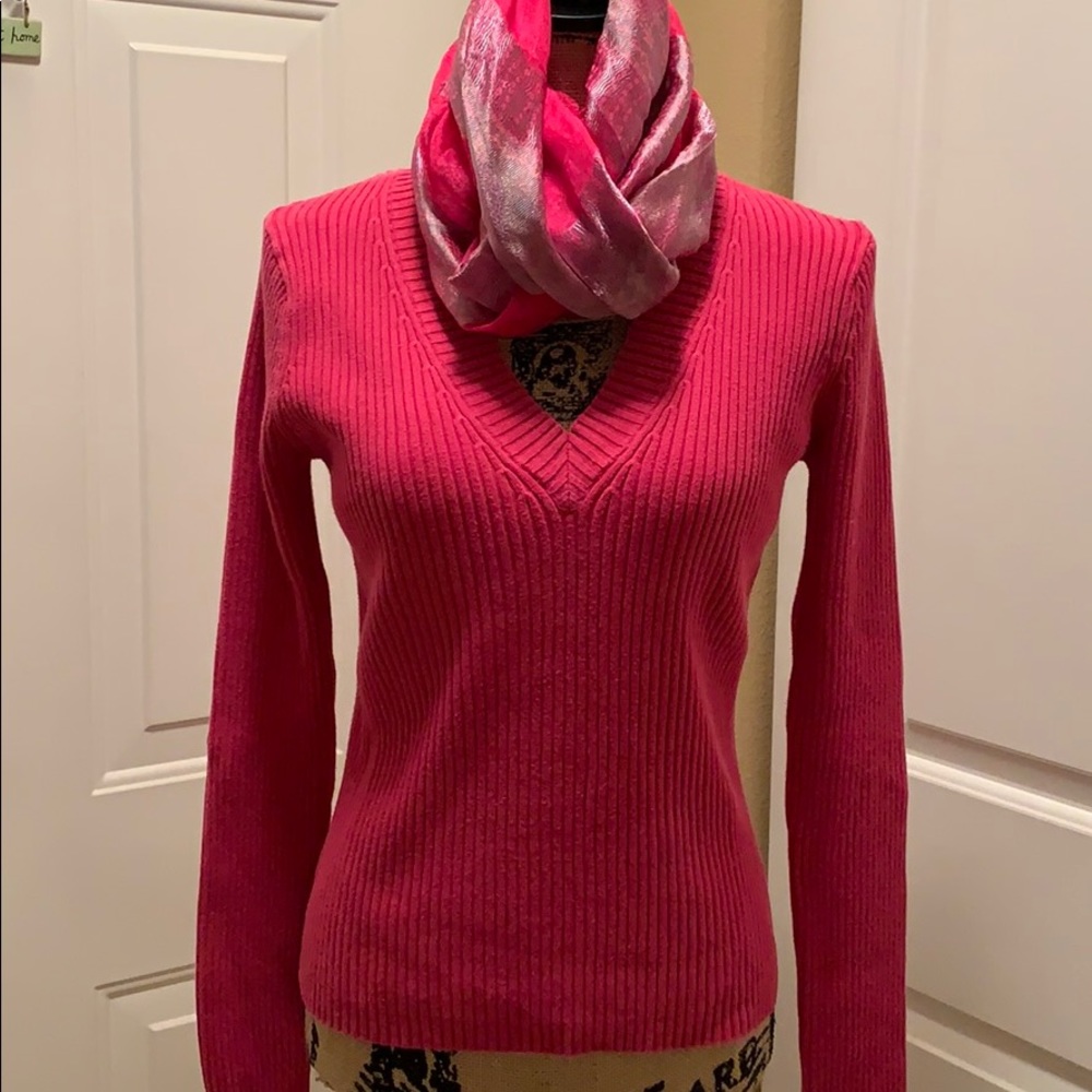 GAP Brand Ribbed V-neck Sweater - Picture 2 of 5